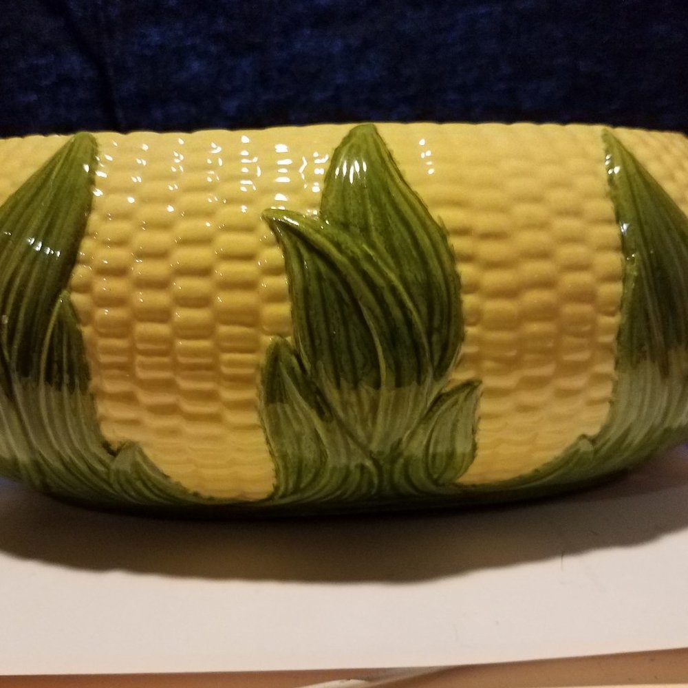Unique Vintage Shawnee Corn Dish